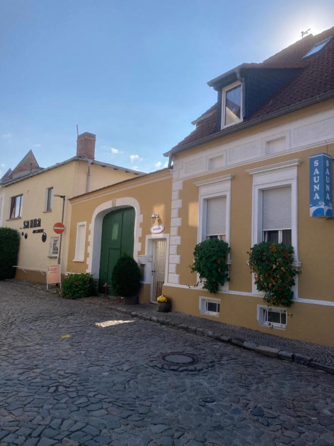 Pension & Sauna Am Lorenz Calbe Exteriör bild