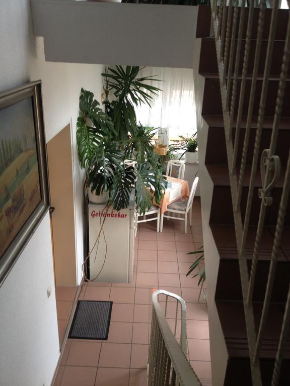 Pension & Sauna Am Lorenz Calbe Exteriör bild