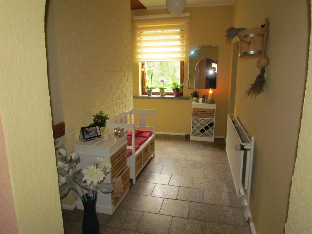 Pension & Sauna Am Lorenz Calbe Exteriör bild
